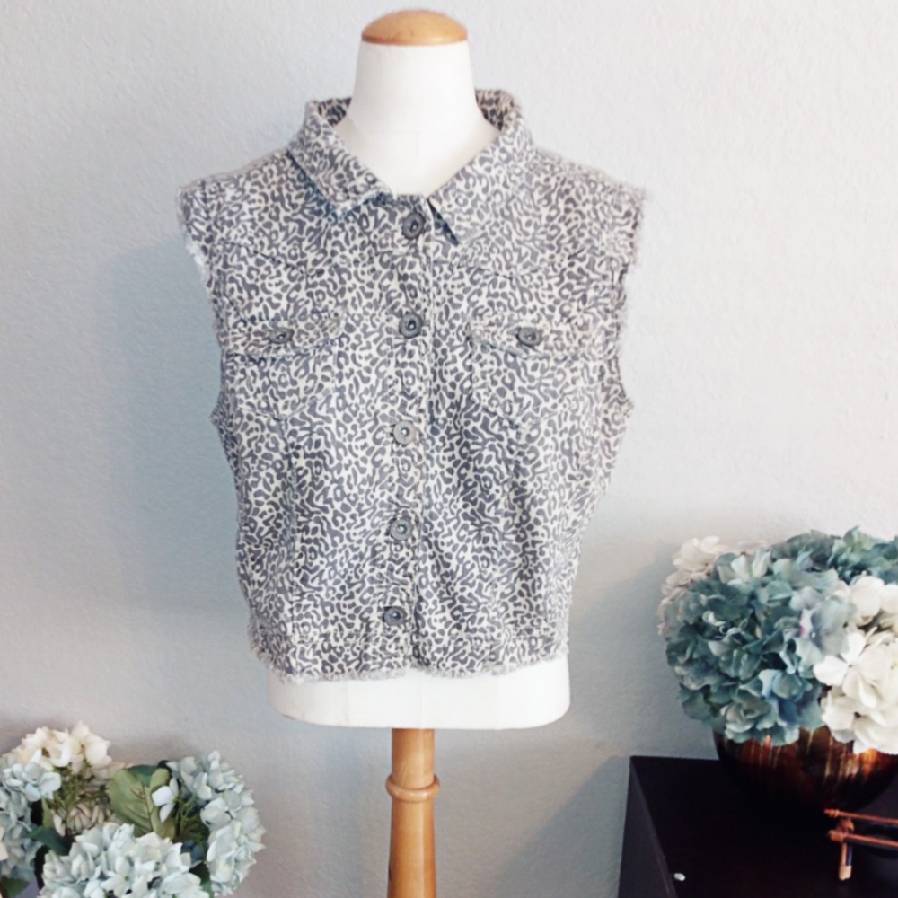 Wallflower animal print denim crop vest sz XL